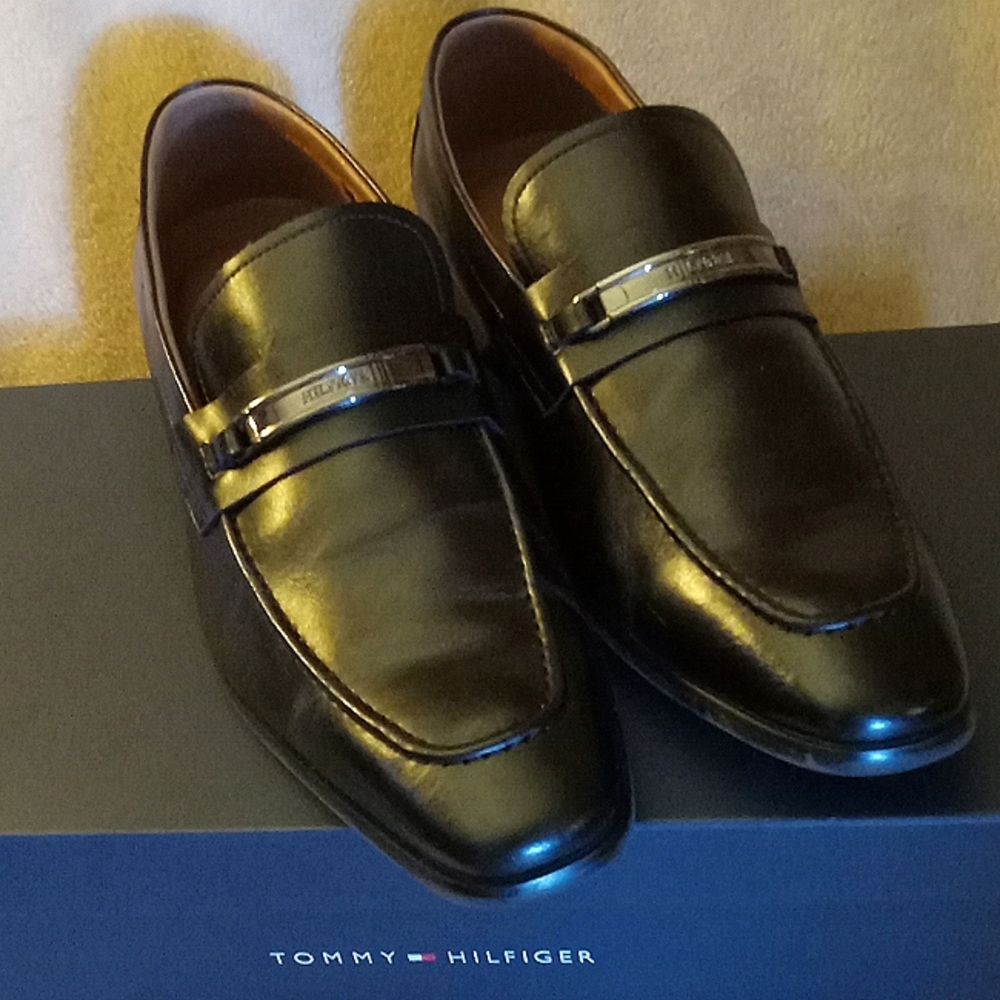 Tommy Hilfiger Men's 11 M width black Speer loafer